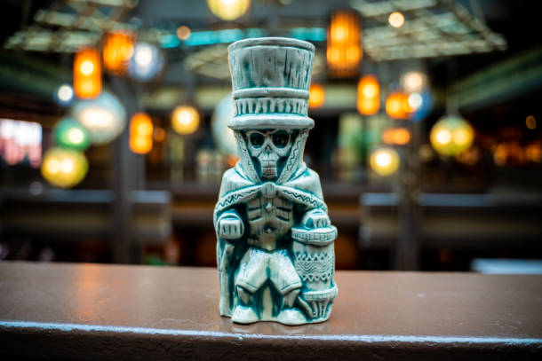 , Hatbox Ghost Materializes at Trader Sam&#8217;s Grog Grotto in Walt Disney World