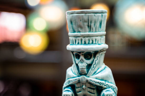 , Hatbox Ghost Materializes at Trader Sam&#8217;s Grog Grotto in Walt Disney World