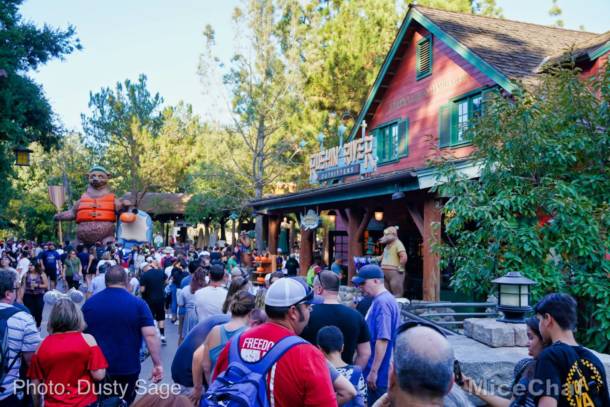 , Disneyland Update &#8211; Packed! Huge Crowds Return to Disneyland