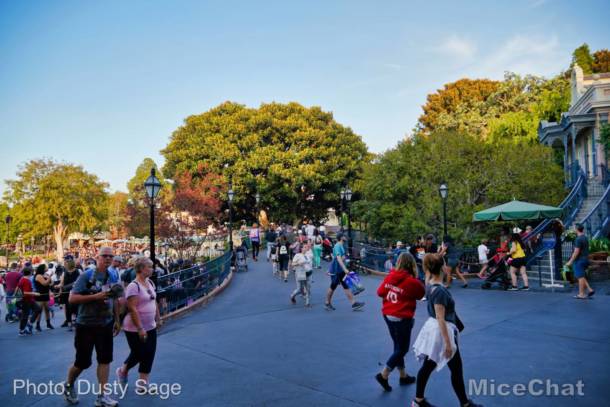 , Disneyland Update – Packed! Huge Crowds Return to Disneyland
