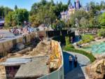 Disneyland-News-Tomorrowland-Rocks-overhead-6