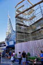 Disneyland-News-Tomorrowland-Scrim-1