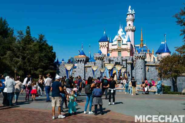 Disneyland Update, Disneyland Update – Crowds, Construction & Christmas