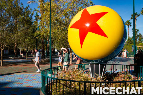 , Disneyland Update &#8211; Charging More &#038; Turning On The Holidays