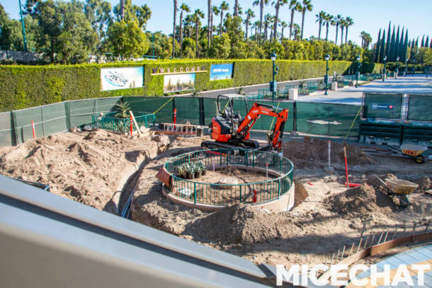 , Disneyland Update &#8211; Charging More &#038; Turning On The Holidays