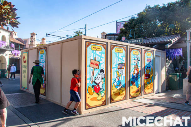 , Disneyland Update &#8211; Charging More &#038; Turning On The Holidays