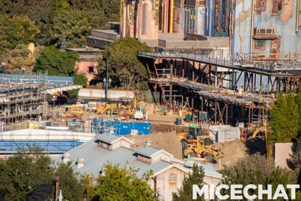 , Disneyland Update &#8211; Charging More &#038; Turning On The Holidays