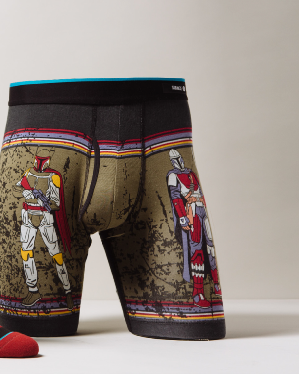 The Mandalorian merchandise, Mandalorian Merchandise Launches Ahead of Disney+