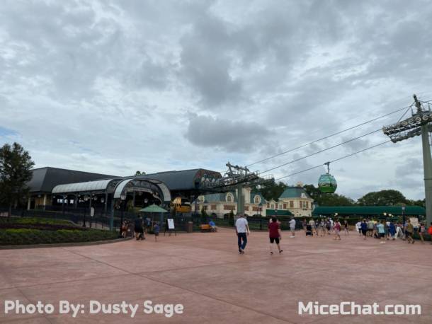 Skyliner, Skyliner Crash at Walt Disney World Leaves Guests Stranded