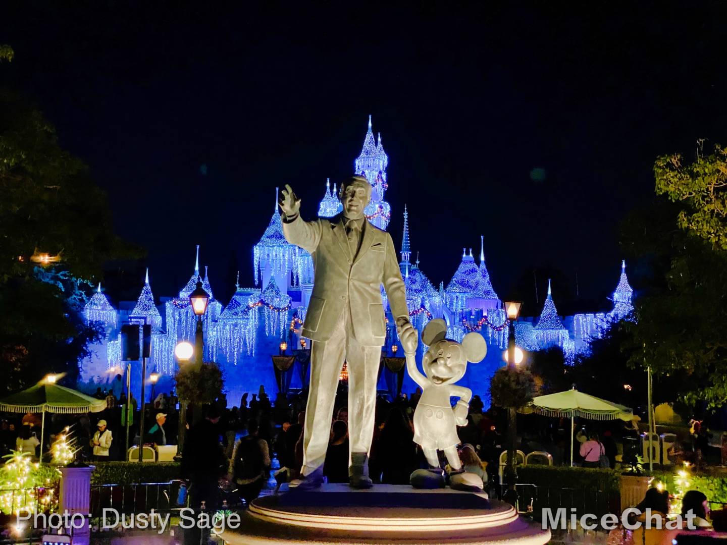 , Disneyland Update – Happy Holidays Ahead!