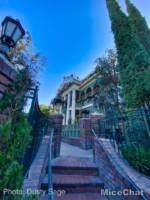 Disneyland-News-Christmas-Mansion