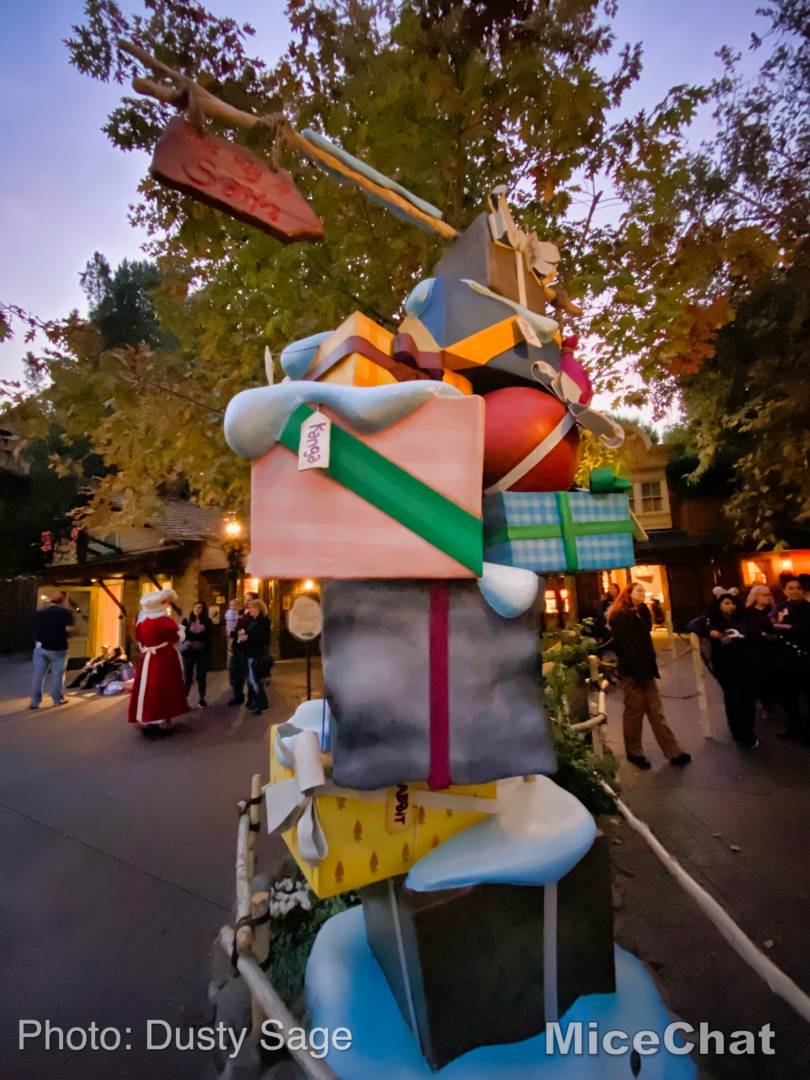 , Disneyland Update:  Holiday Presto Chango &#8211; Everything New is Old Again