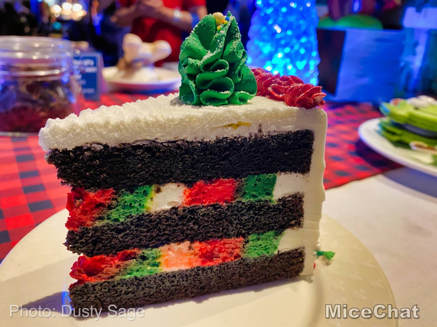 Disneyland Holiday Food Guide 2022, Season’s Eatings! The Complete Disneyland & Festival of Holidays Food Guide 2022