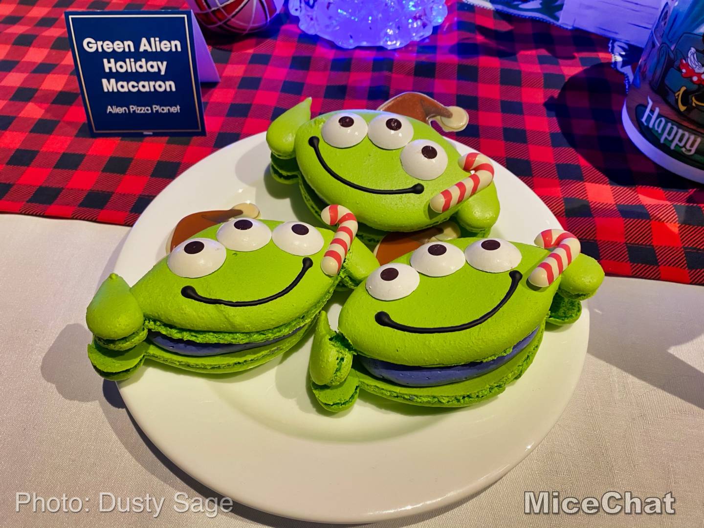 Disneyland Holiday Food Guide 2022, Season’s Eatings! The Complete Disneyland & Festival of Holidays Food Guide 2022