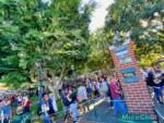 Disneyland-News-Crowds-Haunted-Mansion-Overflow-Garden