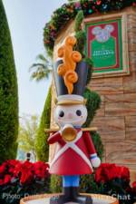 Disneyland-News-DCA-Christmas-Festival-Drummer-cute