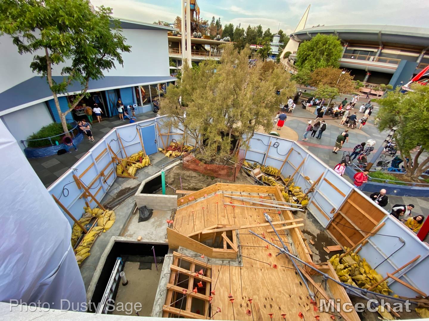 , Disneyland Update: Holiday Presto Chango – Everything New is Old Again