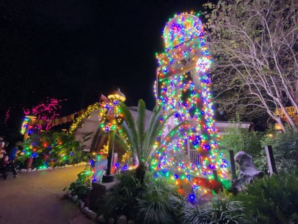 , Dateline Disney World: Animal Kingdom Holiday Celebrations