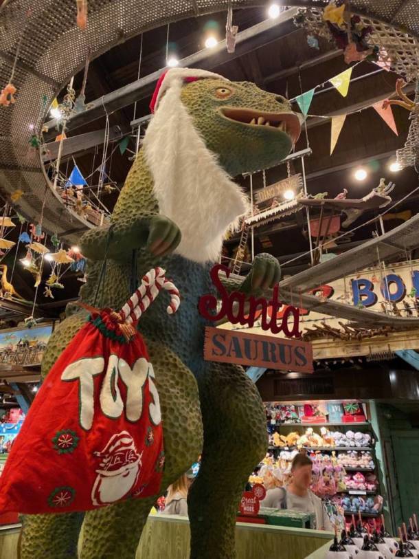 , Dateline Disney World: Animal Kingdom Holiday Celebrations