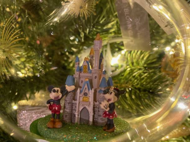 , Dateline Disney World: Animal Kingdom Holiday Celebrations