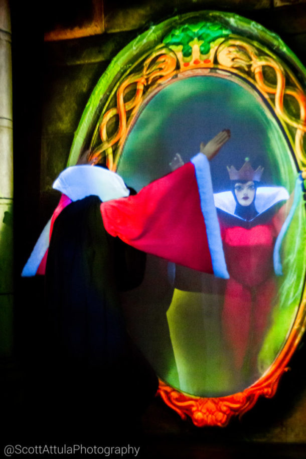 , Disneyland Update – Candlelight, Candy Canes & Resistance Rising!