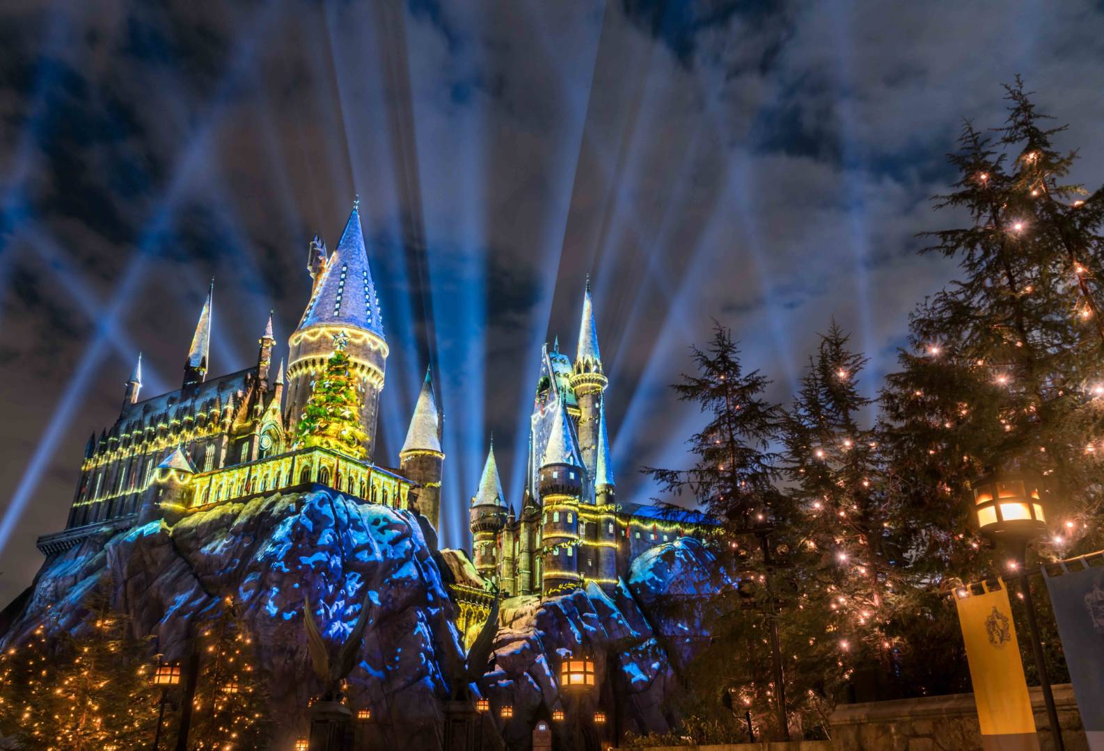 , Christmas is Coming to Universal Orlando Resort