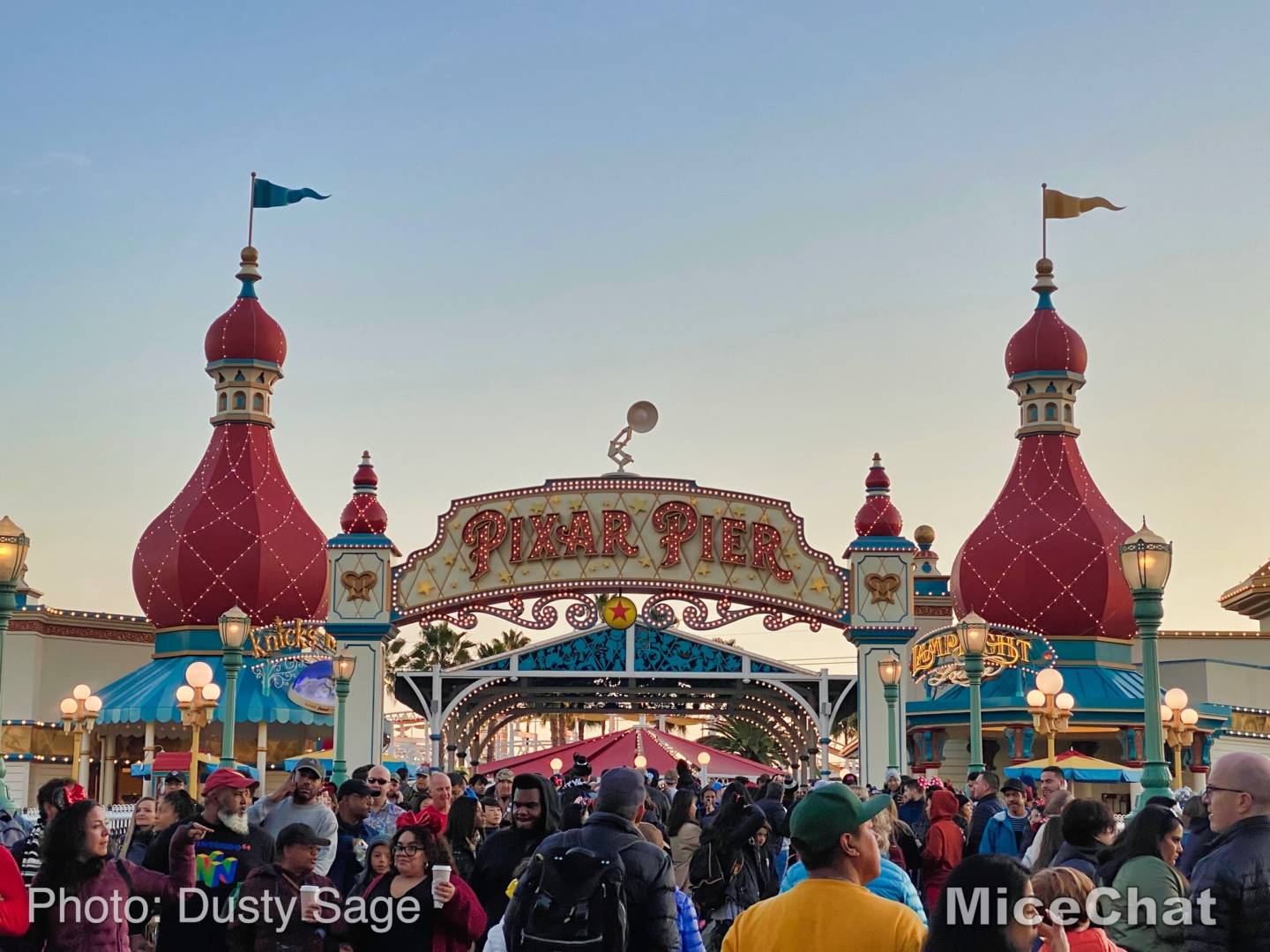 , Last Disneyland Update of the Decade – Ringing in 2020 with Massive Crowds