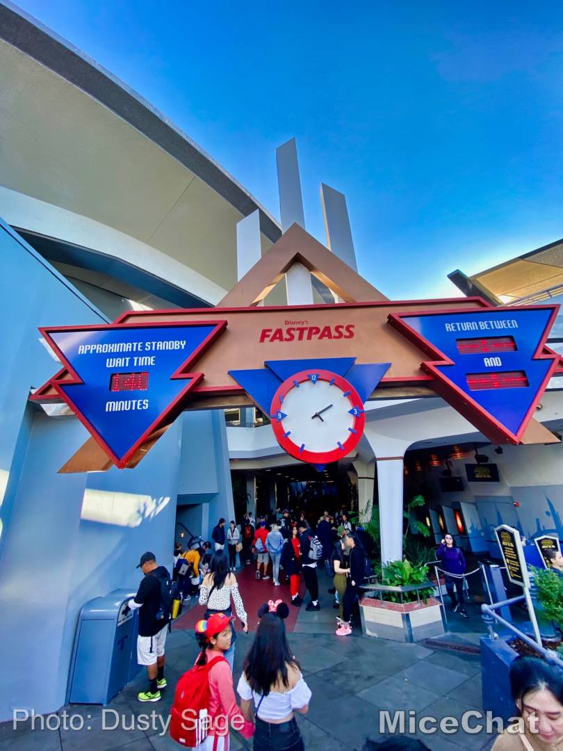 , Last Disneyland Update of the Decade – Ringing in 2020 with Massive Crowds