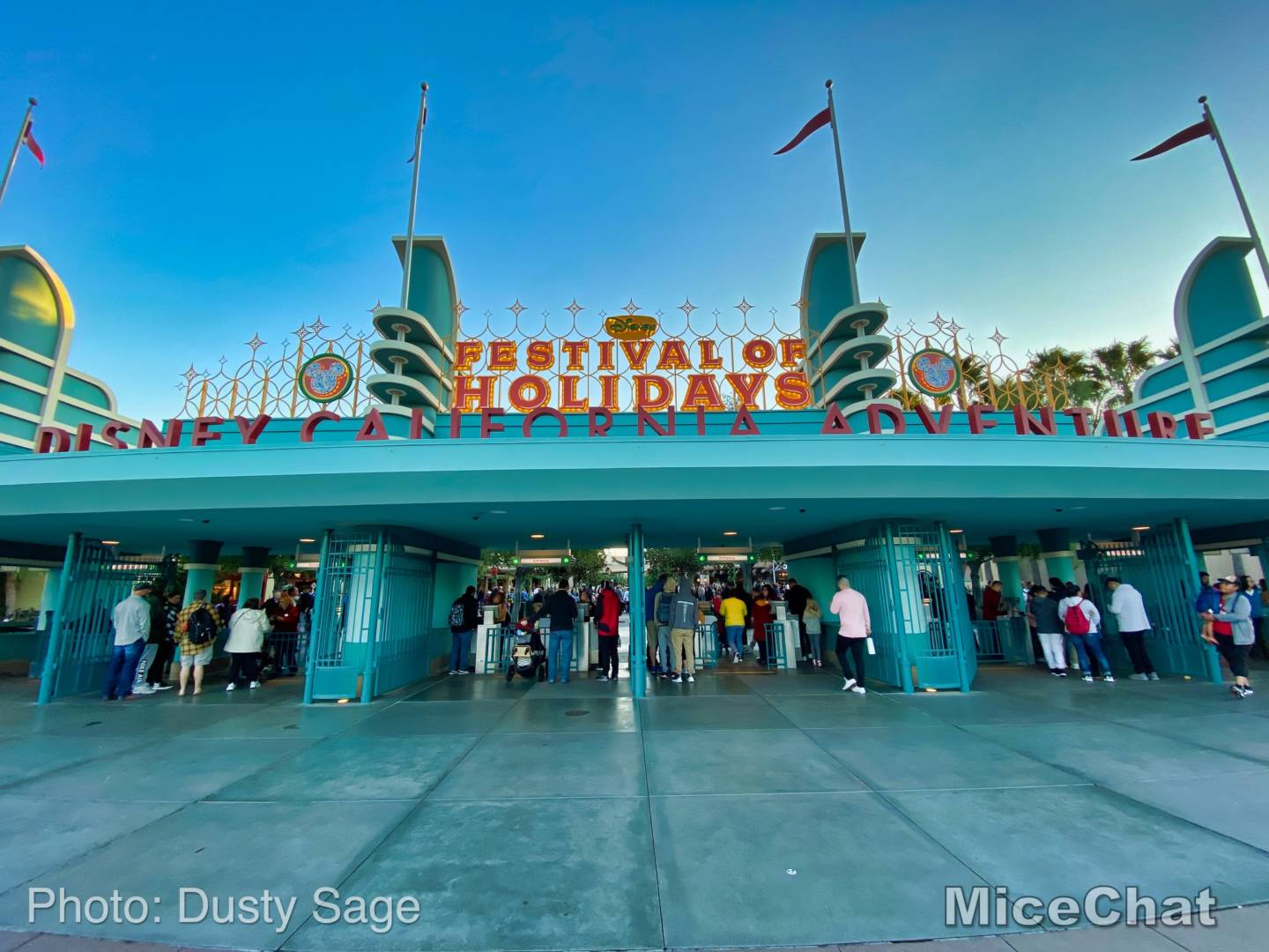 , Last Disneyland Update of the Decade – Ringing in 2020 with Massive Crowds