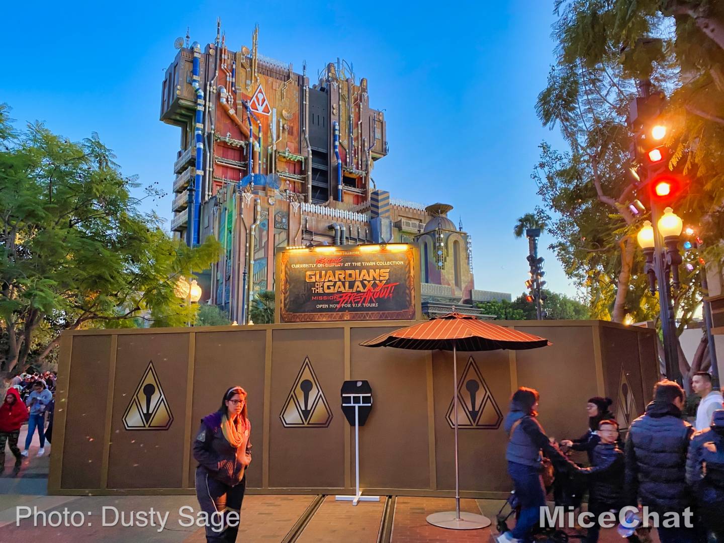 , Last Disneyland Update of the Decade &#8211; Ringing in 2020 with Massive Crowds