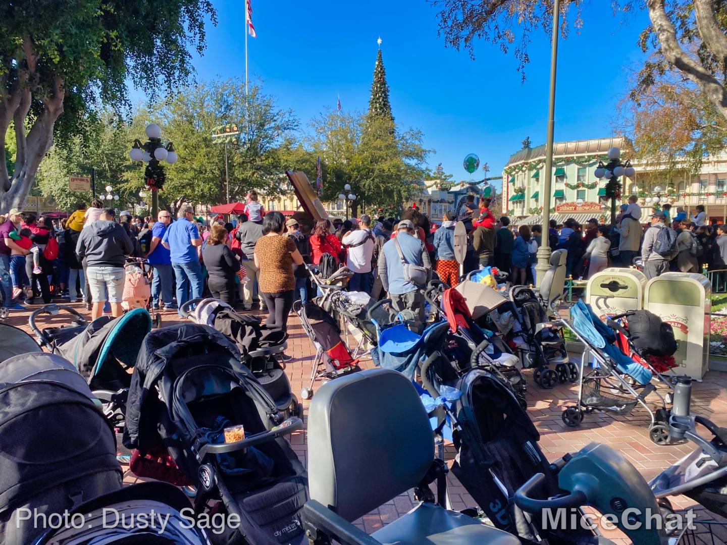, Last Disneyland Update of the Decade – Ringing in 2020 with Massive Crowds