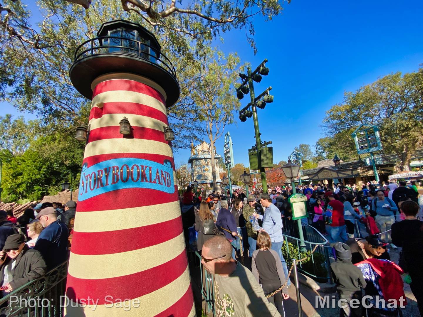 , Last Disneyland Update of the Decade &#8211; Ringing in 2020 with Massive Crowds