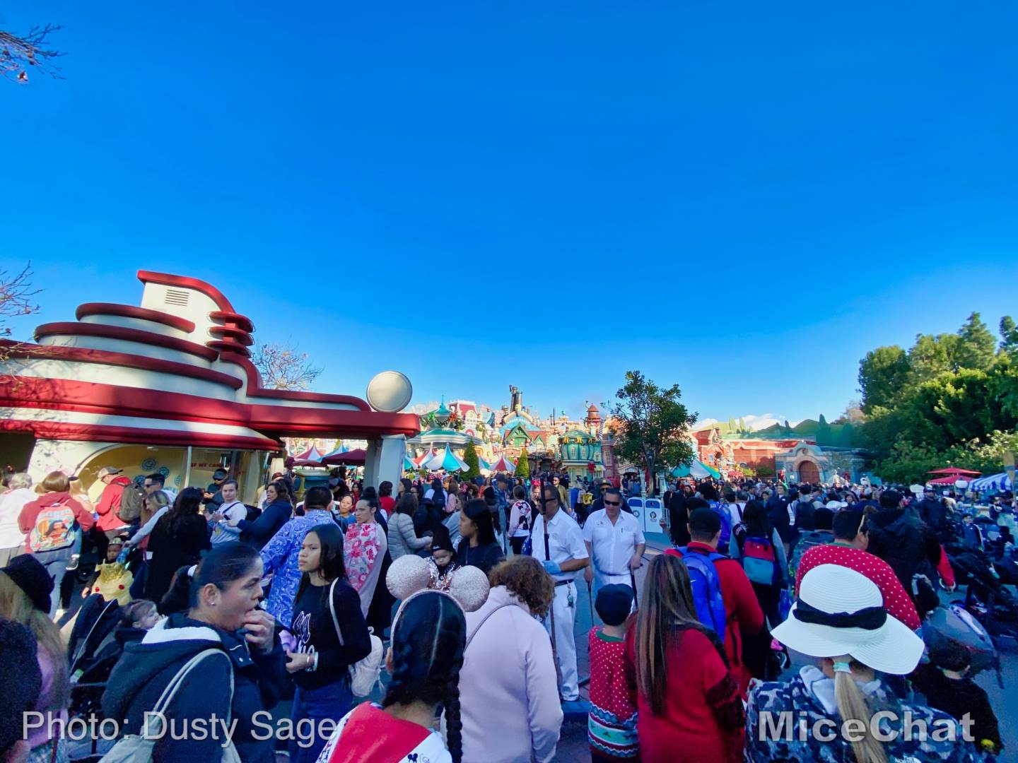 , Last Disneyland Update of the Decade &#8211; Ringing in 2020 with Massive Crowds