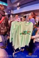 Disneyland-News-tomorrowland-child-rack