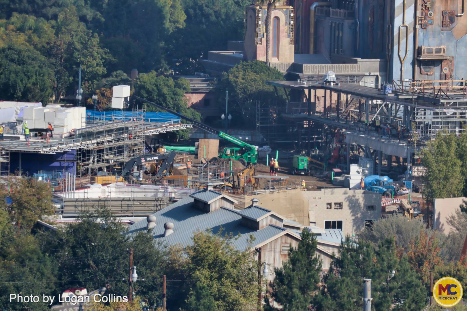 , Disneyland Update – Holiday Bomb Hits & Gazing into 2020