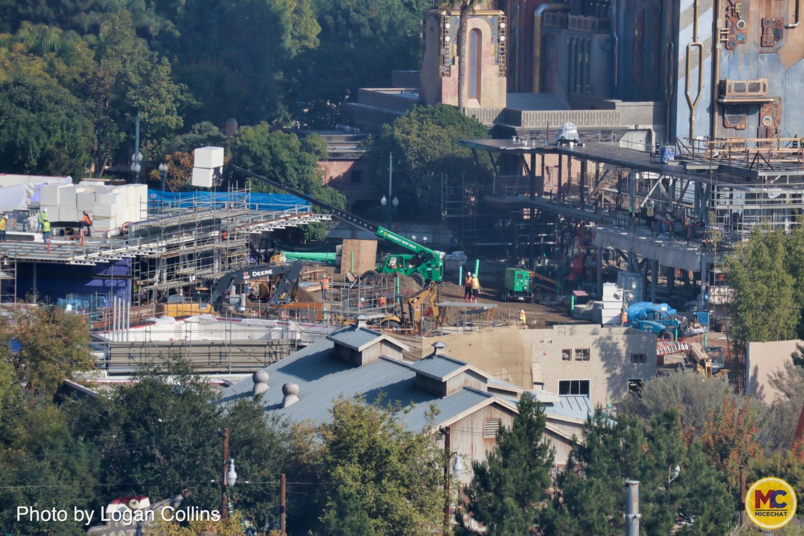 , Disneyland Update &#8211; Holiday Bomb Hits &#038; Gazing into 2020