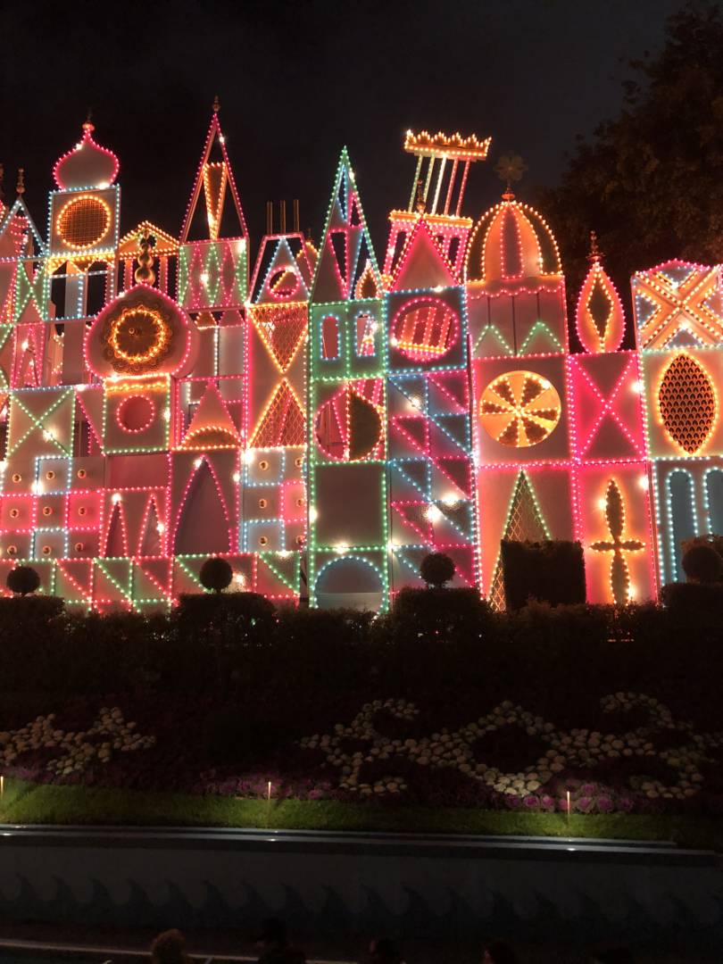 , The Hoppers – Top Ten Holiday Spots at the Disneyland Resort