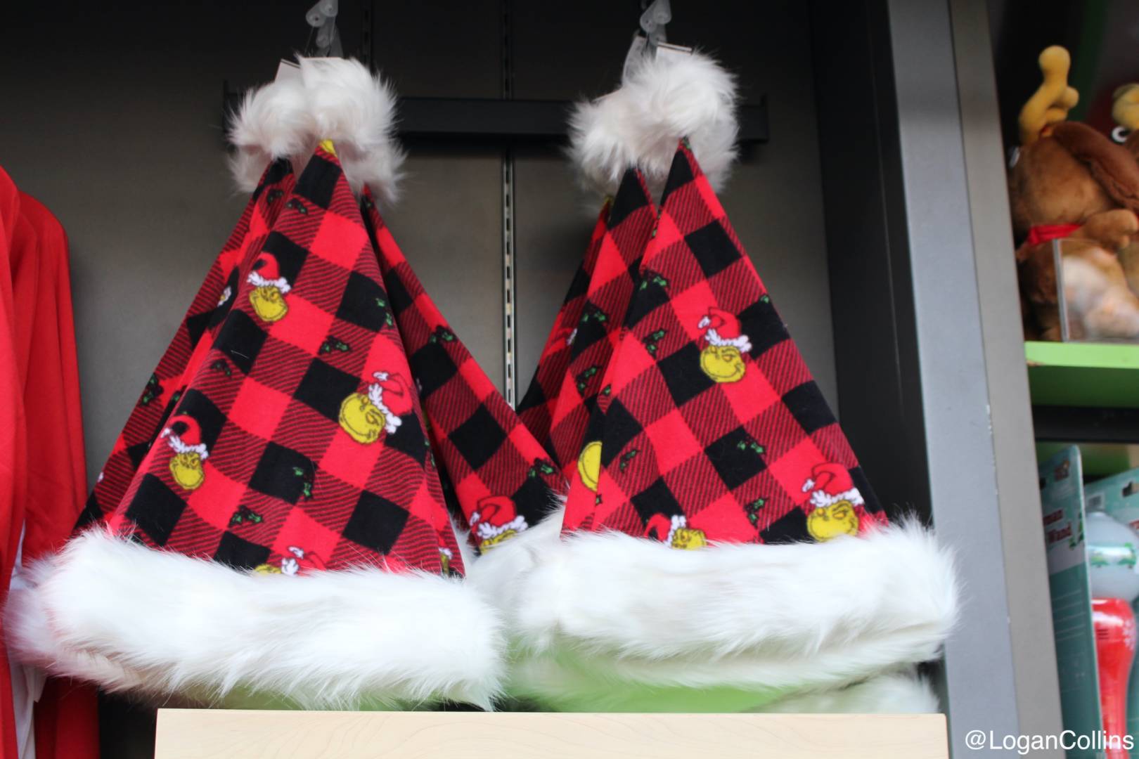 Universal Studios Christmas Extravaganza, Universal Studios Hollywood Cast a Magical Christmas Spell