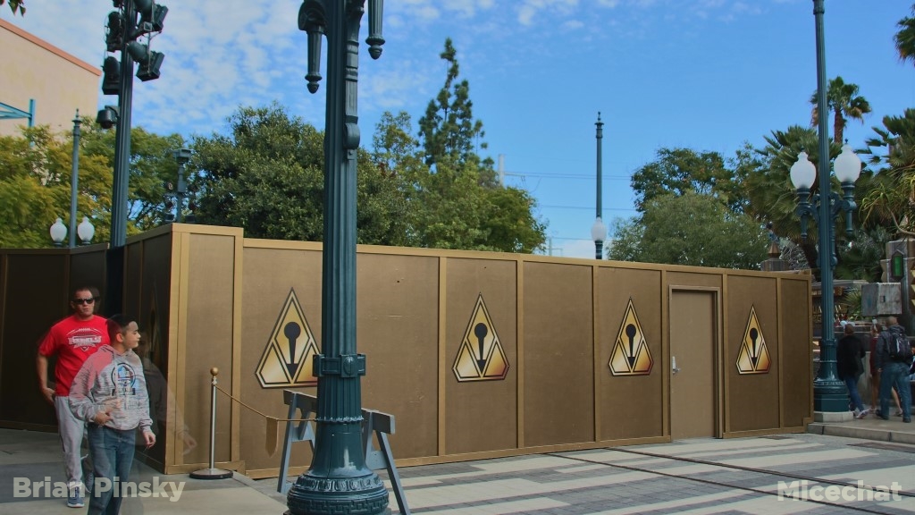 , Disneyland Update: Skywalker Surprise . . . THIS is the Droid You’re Looking For!