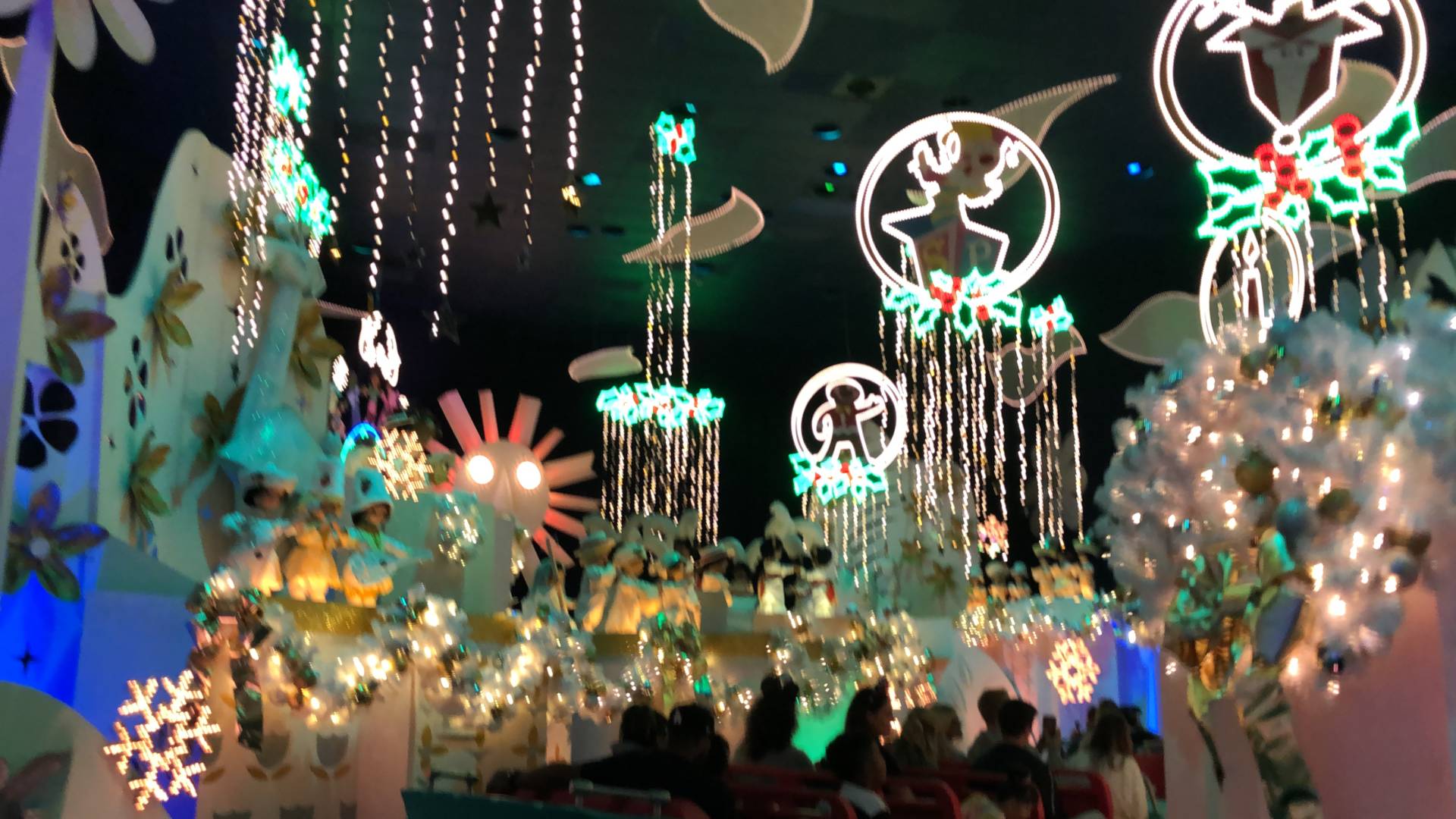 , The Hoppers – Top Ten Holiday Spots at the Disneyland Resort