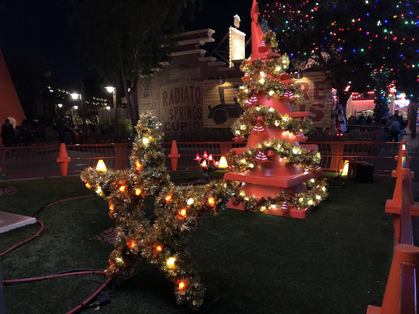 , The Hoppers – Top Ten Holiday Spots at the Disneyland Resort