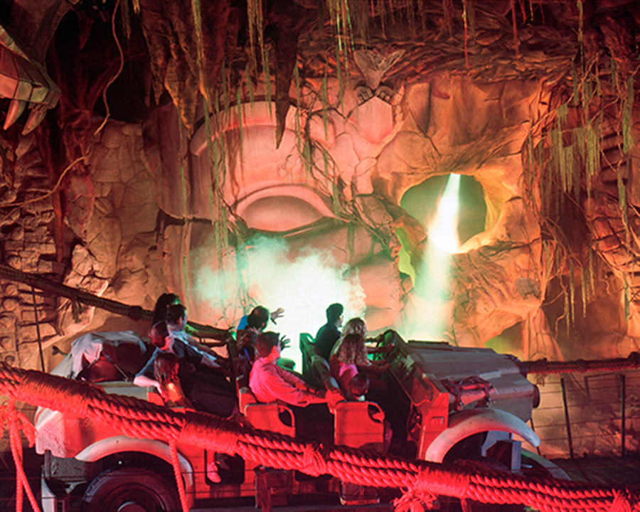 , Disneyland Update – Candlelight, Candy Canes & Resistance Rising!