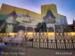 Disneyland-News-Lunar-New-Year-Snow-White-Facade-2