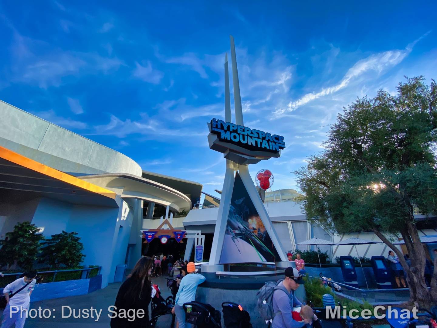 , Disneyland Update – Baby Yoda Tastes Delicious
