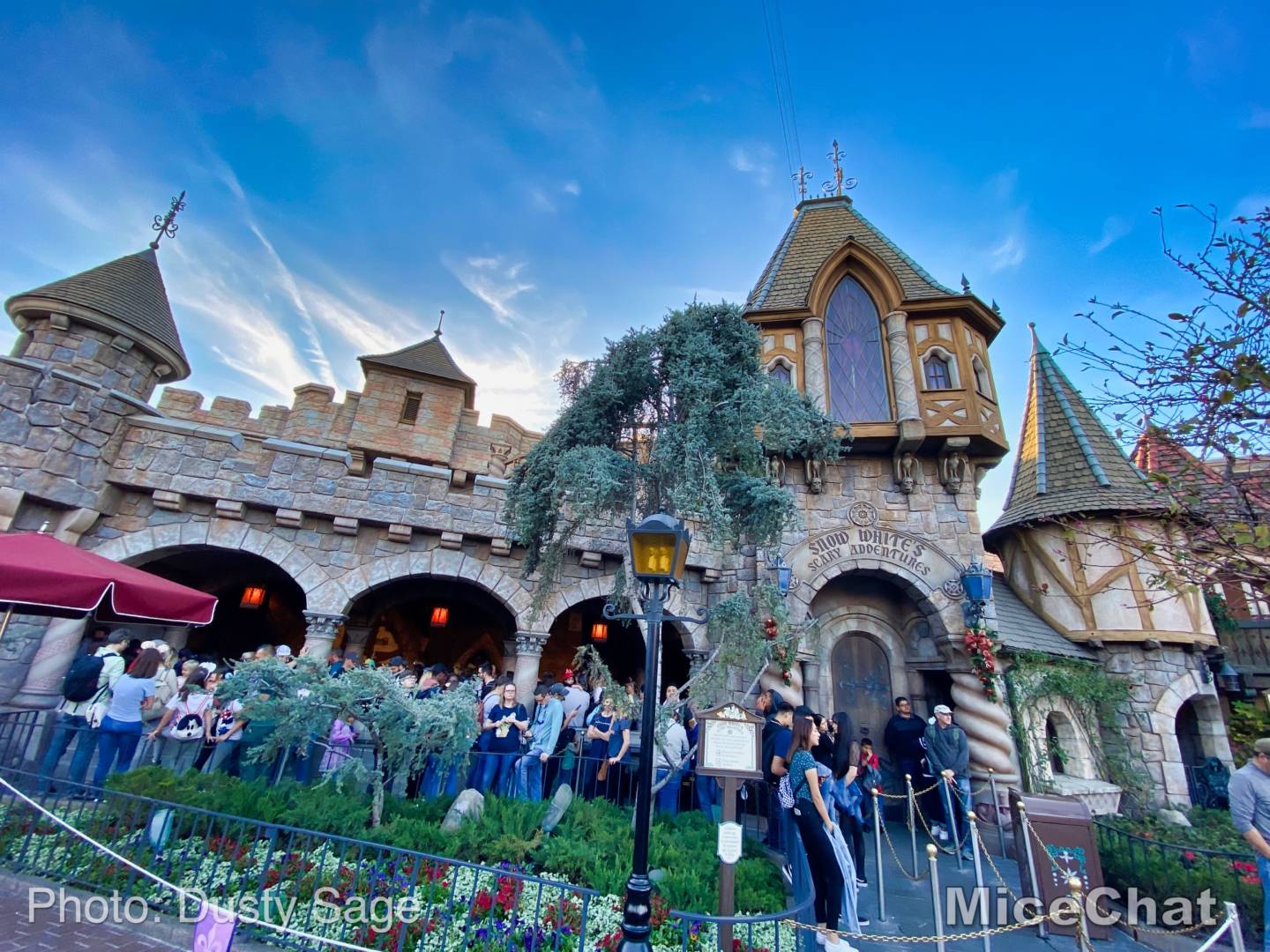 , Disneyland Update – Baby Yoda Tastes Delicious
