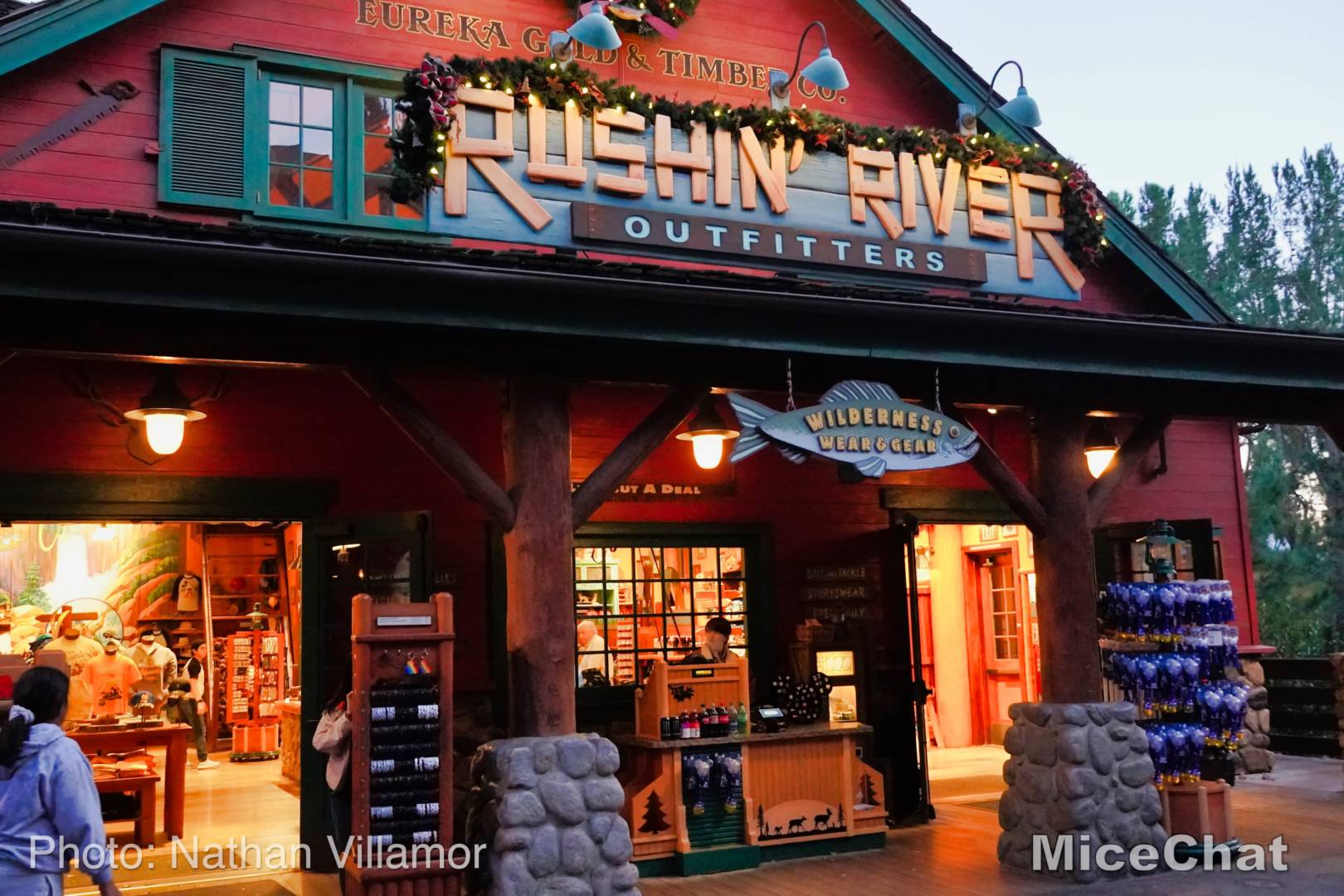 , Disney California Adventure Update &#8211; Marvel Up, Christmas Down