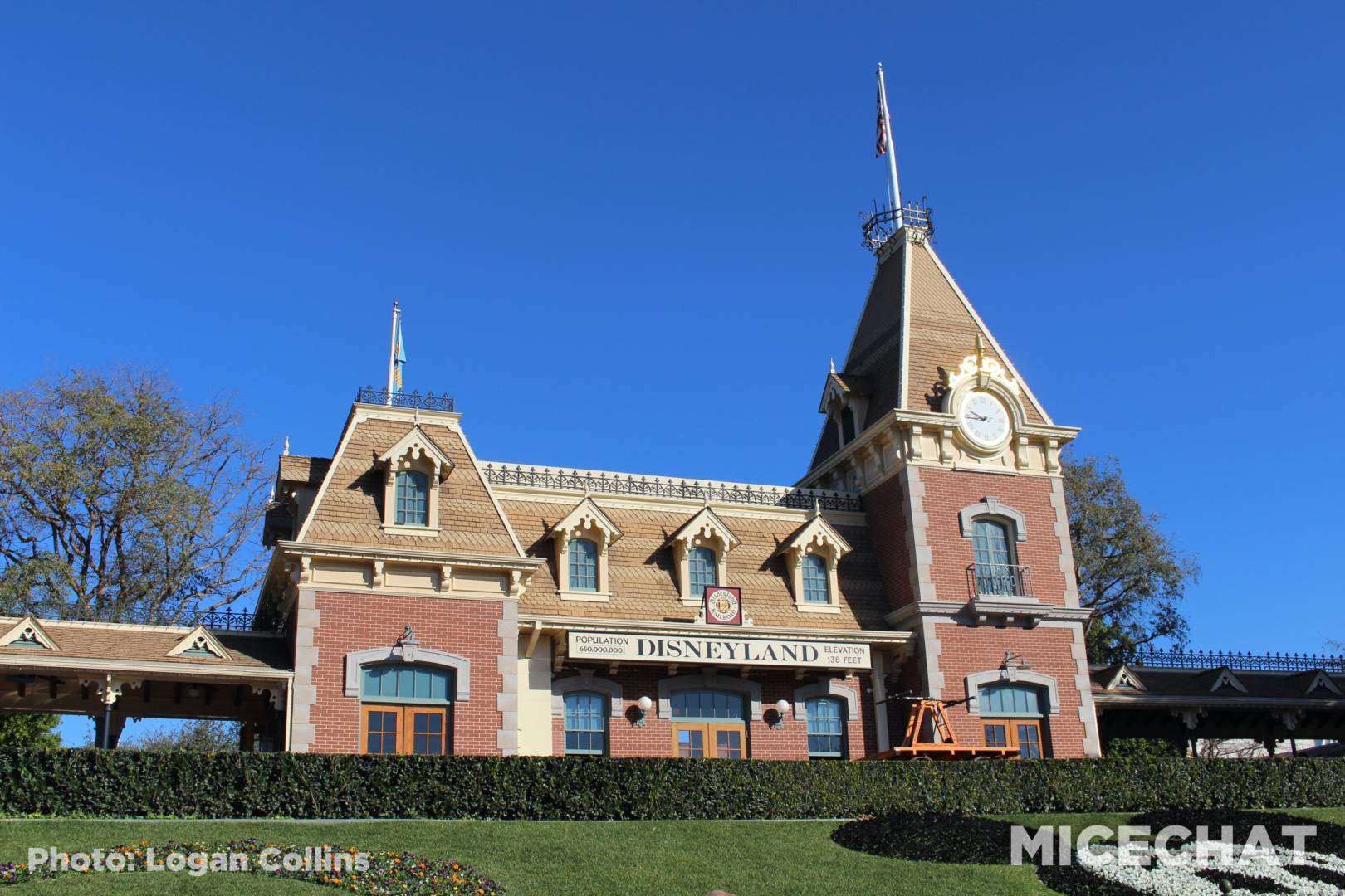 , Disneyland Update – The Resistance Rises!