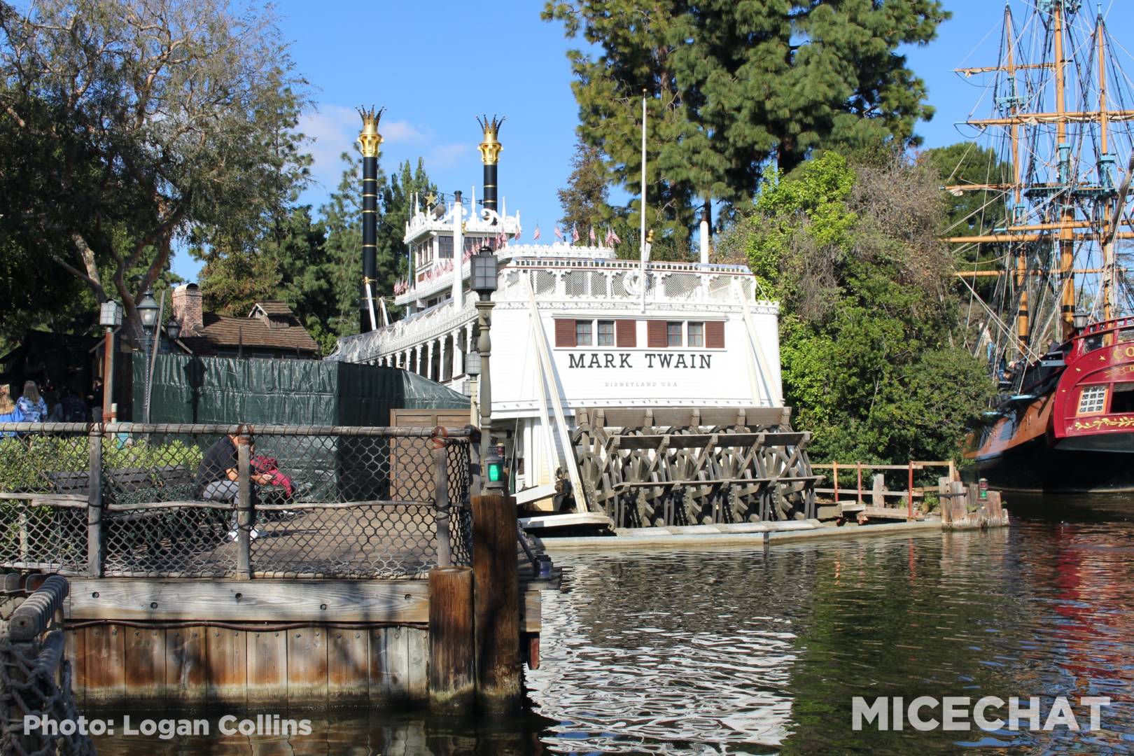 , Disneyland Update &#8211; The Resistance Rises!