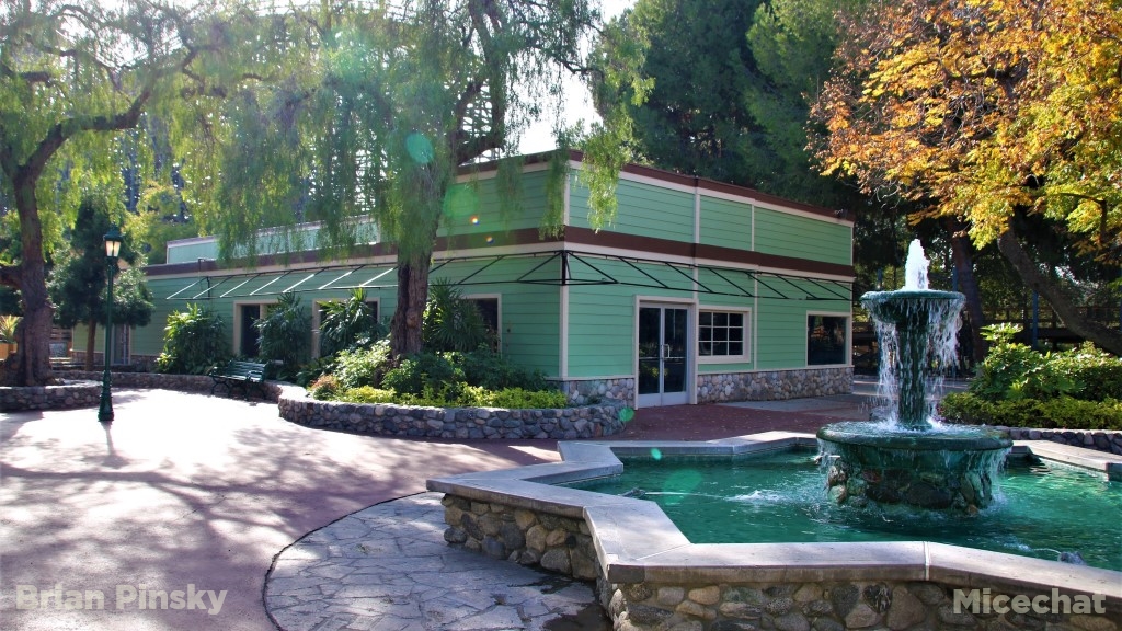 , Knott’s Berry Farm: 100 Years in the Making