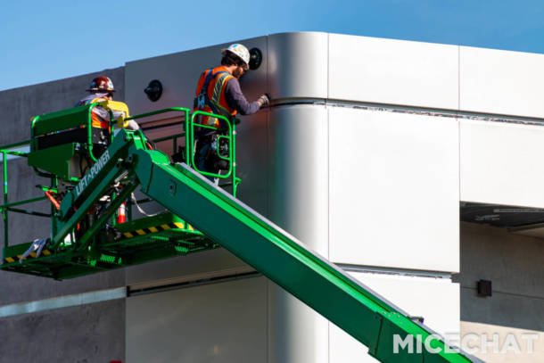 , Disneyland Update – Snow, Show & Grow